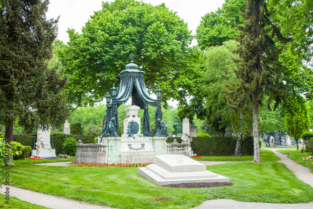 Fototapeta premium Zentralfriedhof in Wien