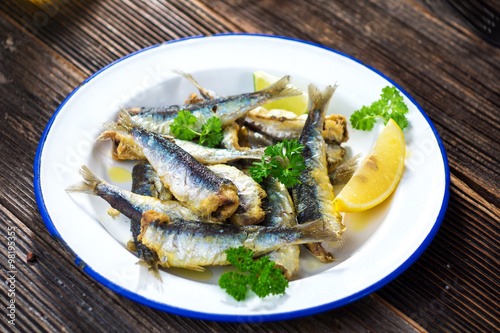 Sardines with lemon and olive oil