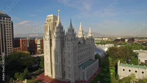 Wallpaper Mural Aerial Utah Salt Lake City
Aerial video of downtown Salt Lake city during the day. Torontodigital.ca