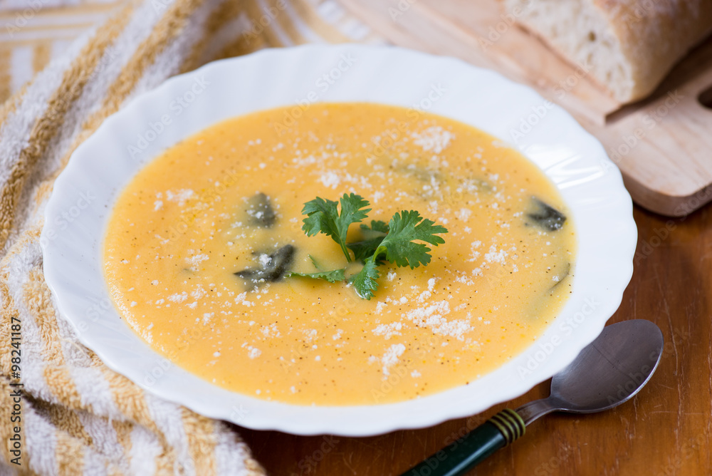 puree soup with spinach and parmesan cheese puree soup with spinach and parmesan cheese