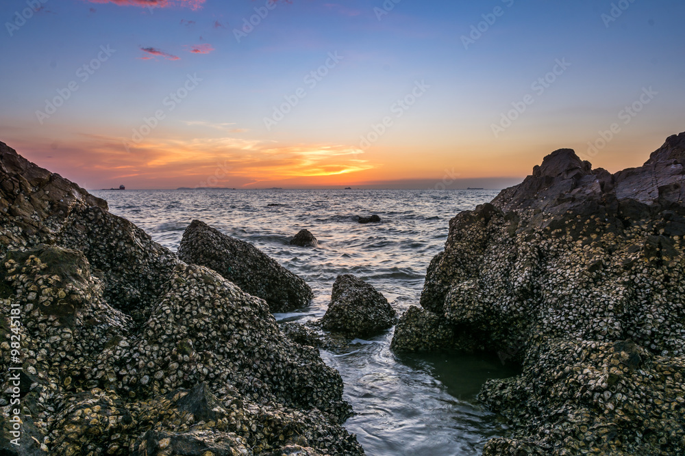 Fototapeta premium Seascape at the sea with stone