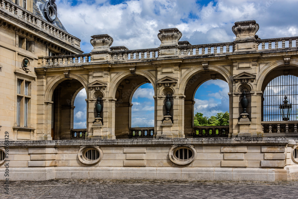 Obraz premium Famous Chateau de Chantilly (1560). Oise, Picardie, France.