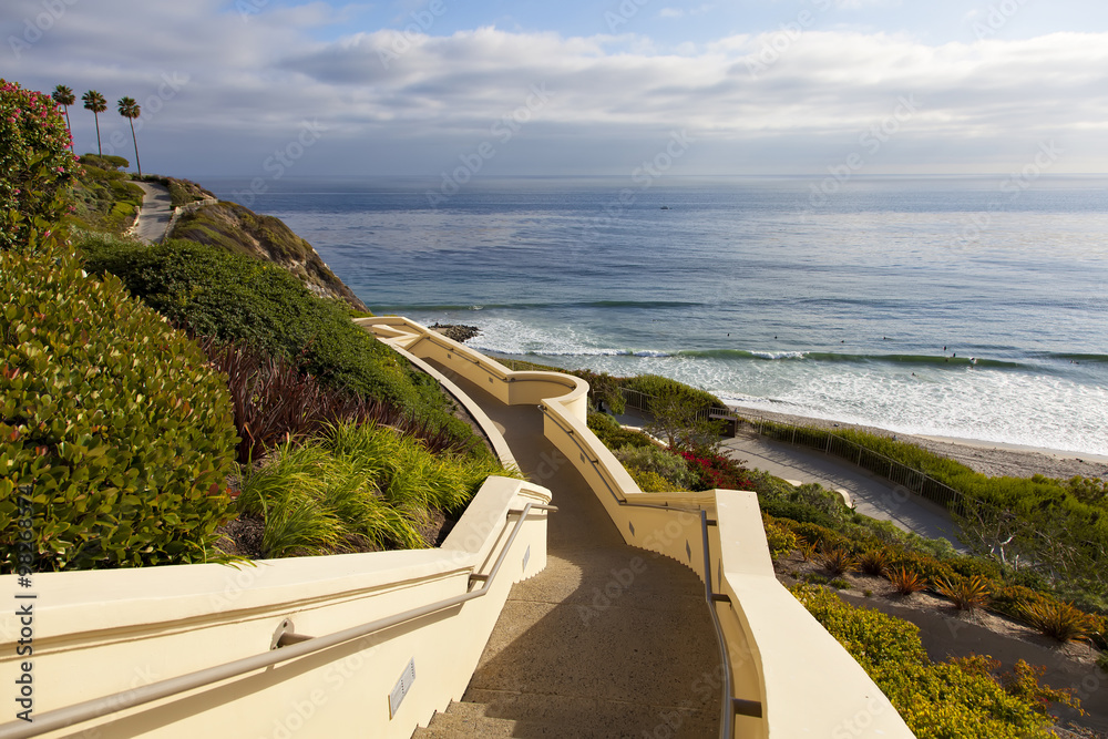 Stairs down to the ocean in Dana Point - obrazy, fototapety, plakaty 