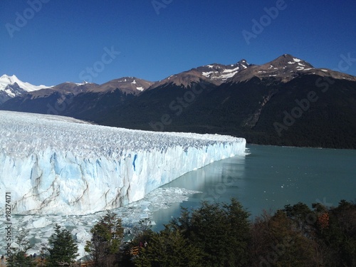 perito moreno photo