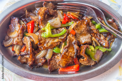 Fototapeta Naklejka Na Ścianę i Meble -  boeuf sauté au gingembre à la chinoise 