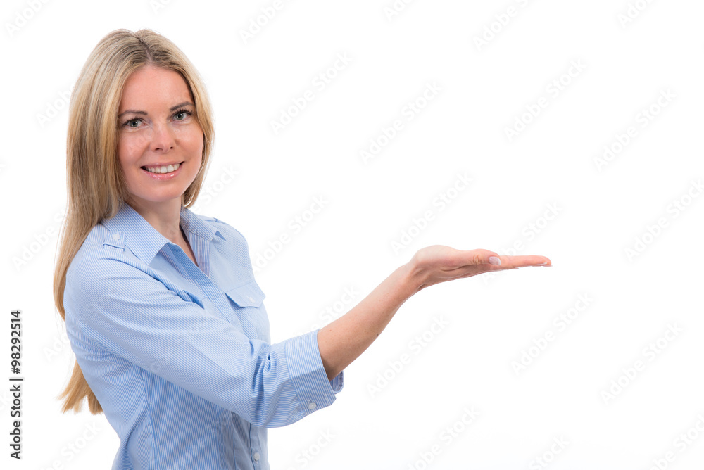 attraktive frau blond hält die hand auf attraktive frau blond hält die hand auf