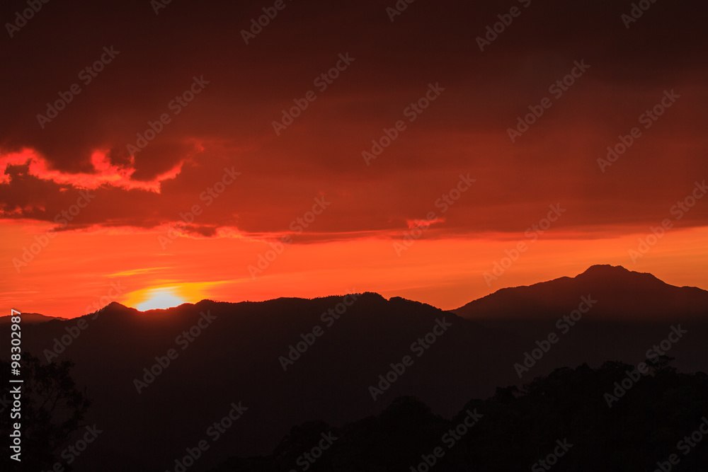 Obraz premium silhouetted mountians abstract