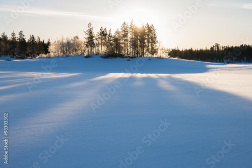 Sonnenaufgang im Winter in Schweden