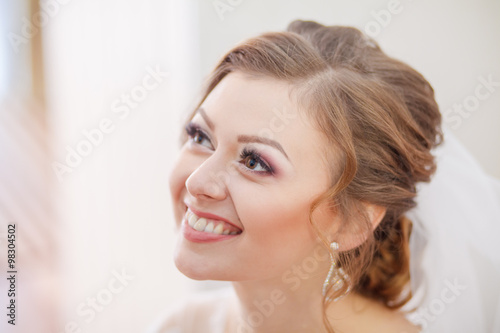 Beautiful bride wedding makeup