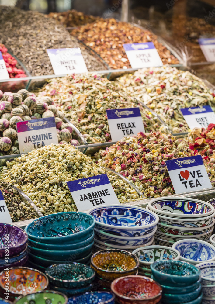 Fototapeta premium Tea shop in Grand Bazaar, Istanbul, Turkey.