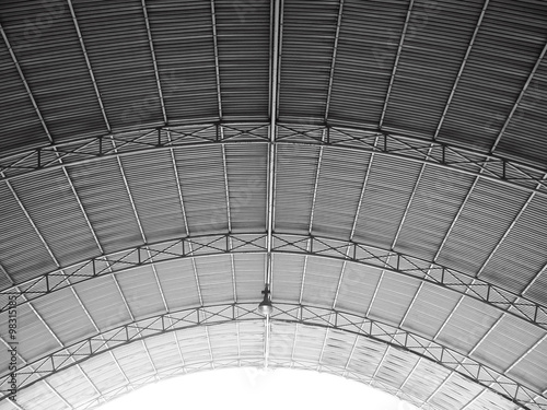 Fototapeta Naklejka Na Ścianę i Meble -  Arched roof steel structure the design for Food court open space