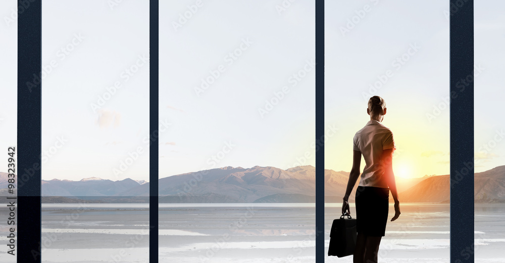 Fototapeta premium Facing next successful day