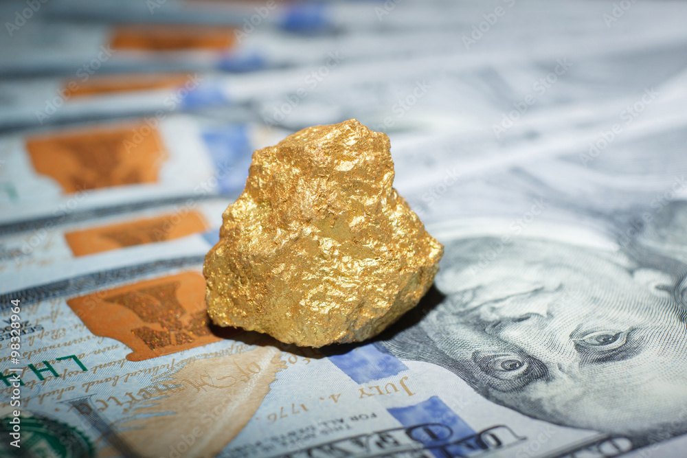 Naklejka premium big gold nugget and dollar bills