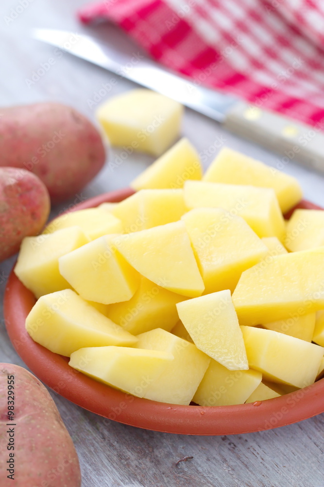 Raw cutted potatoes Raw cutted potatoes