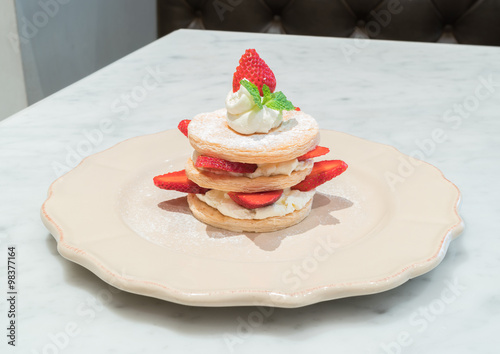 Strawberry millefeuille
