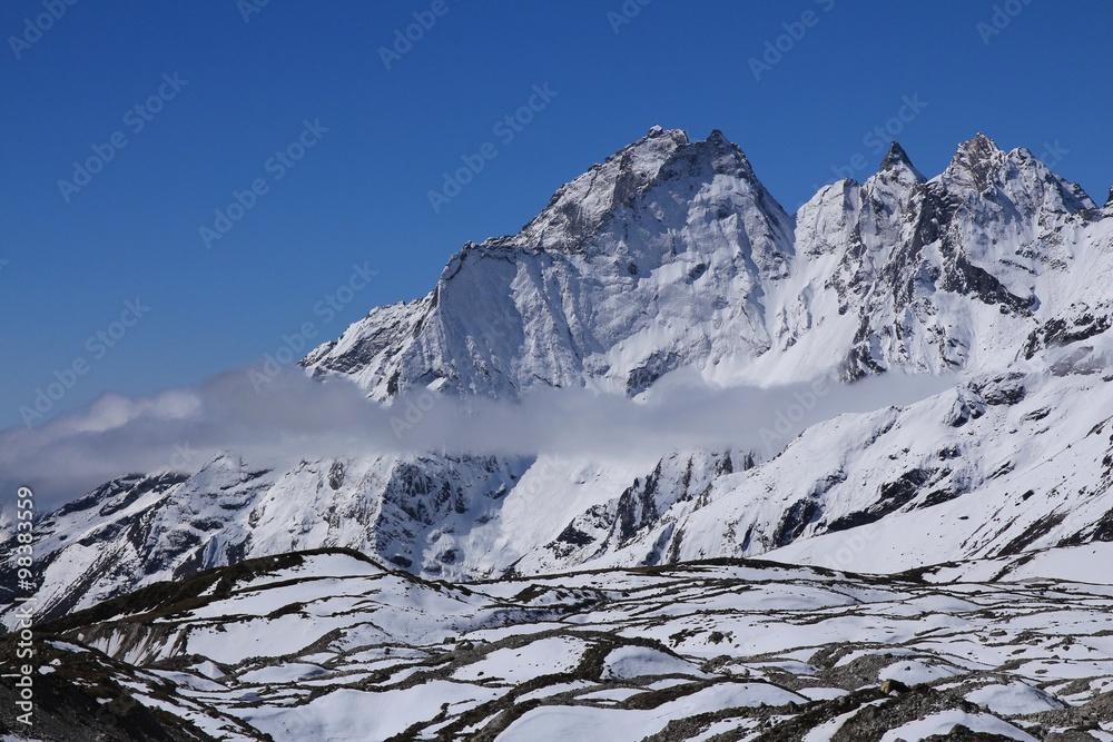 Fototapeta premium Scene in the Gokyo valley, glacier and high mountains
