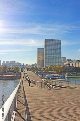 Passerelle Simone de Beauvoir photo