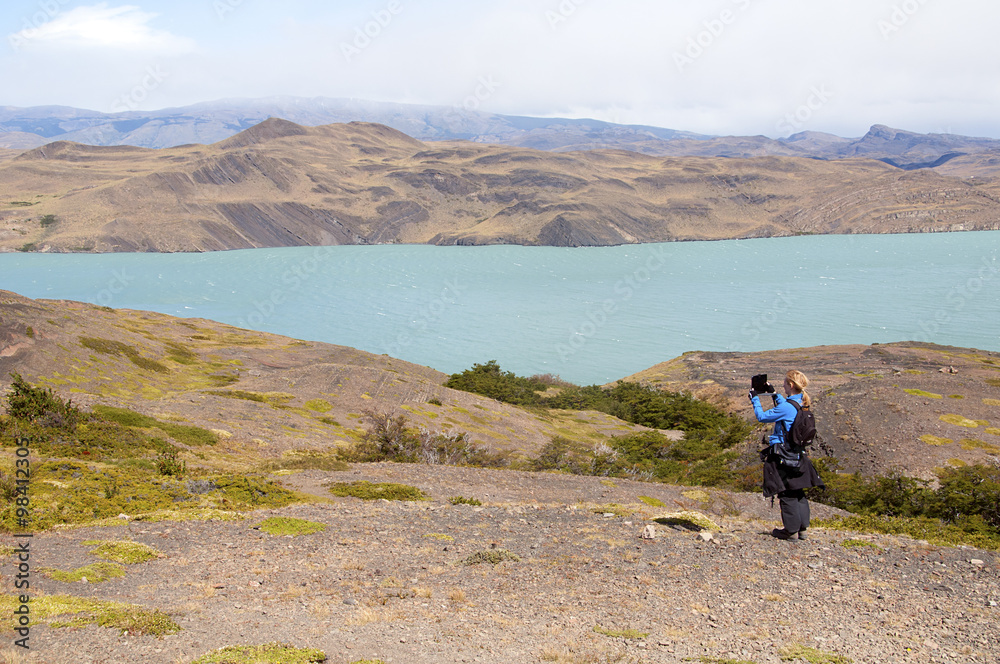 Jezioro Nordenskjöld w Parku Narodowym Torres del Paine.