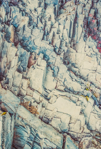 Красивая текстура натуральных камней. Скалы в Карпатских горах