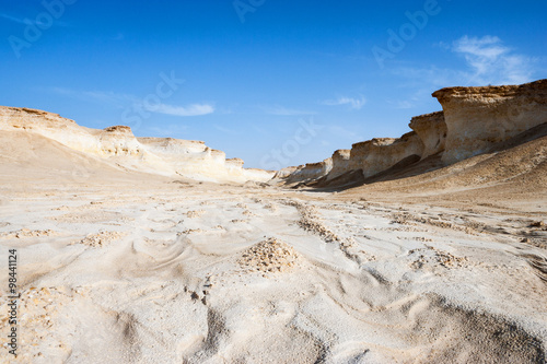 Qatar, Ras Abrouq, the large desertic area with the picturesqe limestone