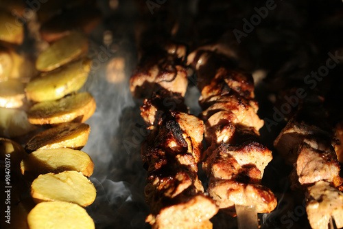 Potatoes and meat skewers © Volodymyr