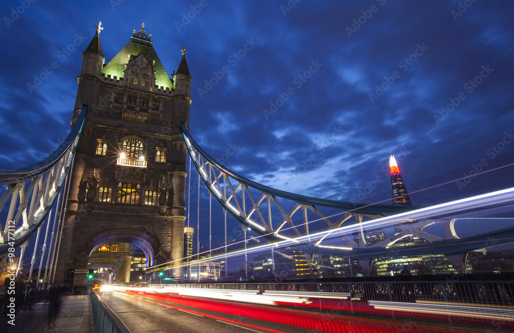 Obraz premium Tower Bridge Light Trails and the Shard