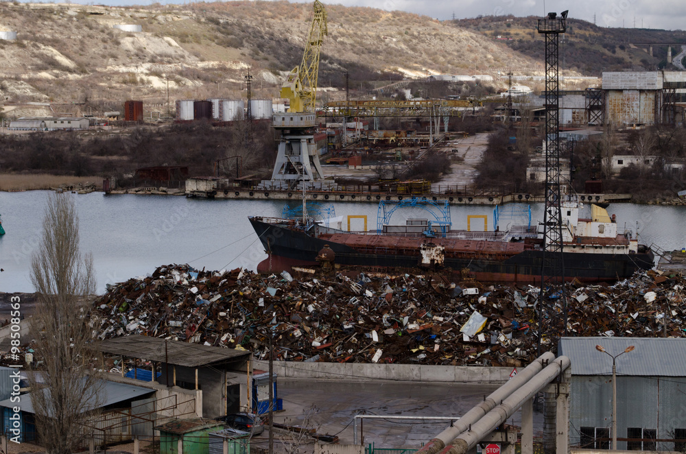 Recycling, loading scrap metal in the ship Recycling, loading scrap metal in the ship