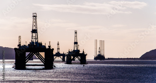 Plataformas de extracción de gas en Escocia, Cromarty Firth photo