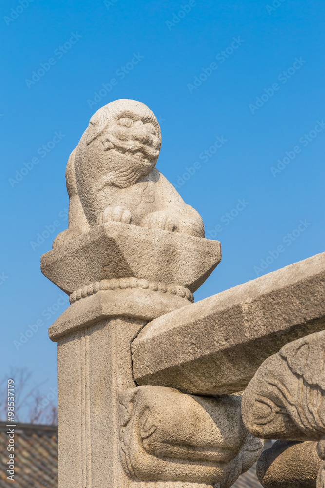 Old Lion Stone Sculpture in Korea Style
