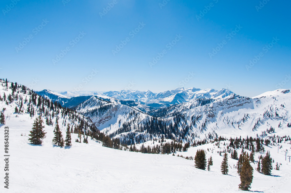 Fototapeta premium Snowy Riges behind Hidden Peak