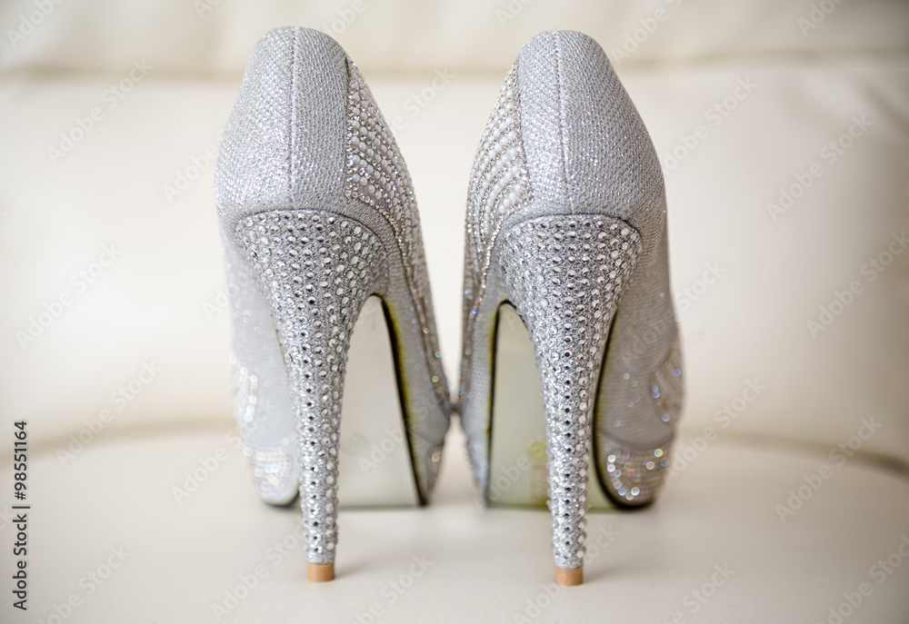 Obraz premium Back of brides shoes