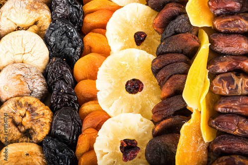 Fototapeta Naklejka Na Ścianę i Meble -  assortiment de fruits secs