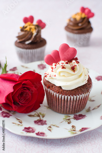 Valentine cupcakes and rose