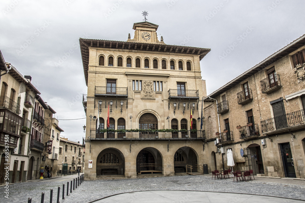 The town council of Olite
