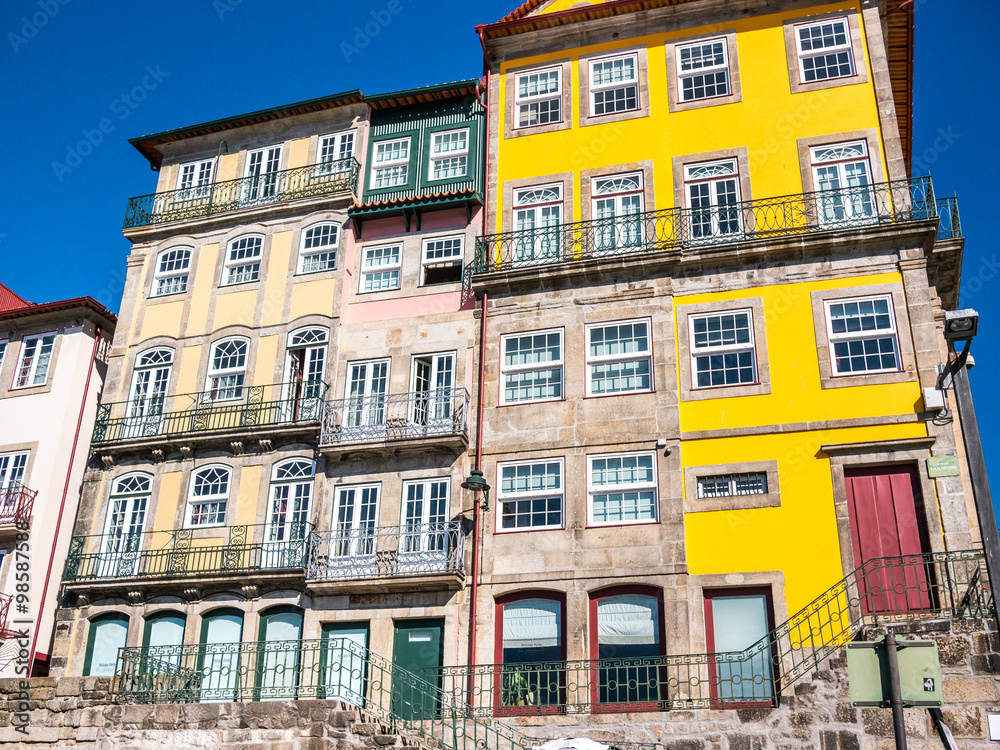 Fototapeta premium Porto Ribeira Colored Houses