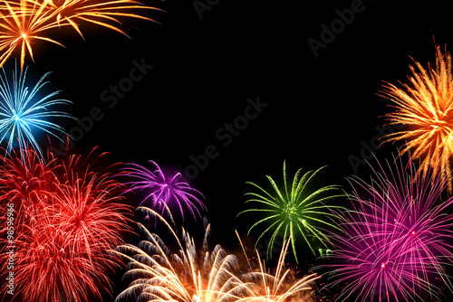 Buntes Feuerwerk mit Textfreiraum