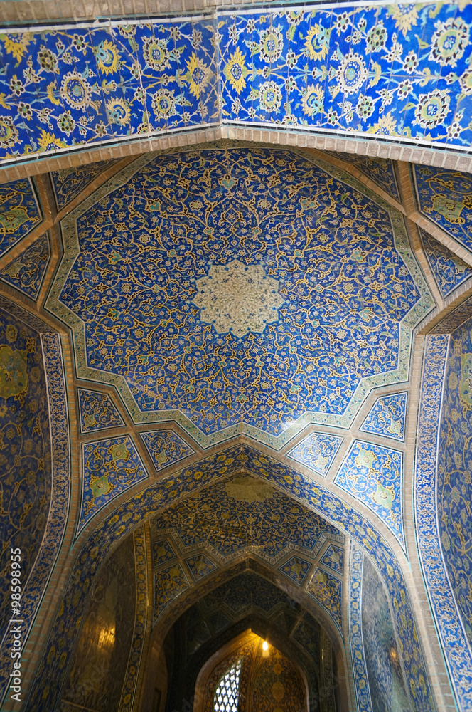 Interior and passageway of Sheikh Lotfollah Mosque , Isfahan, Ir