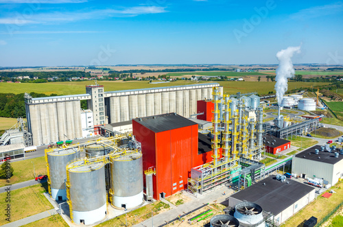 Foto Biofuel factory aerial view
