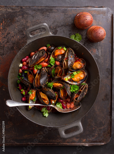 Mussels with bean and herbs