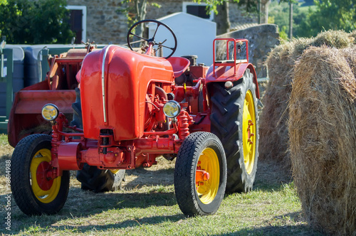 Tracteur ancien