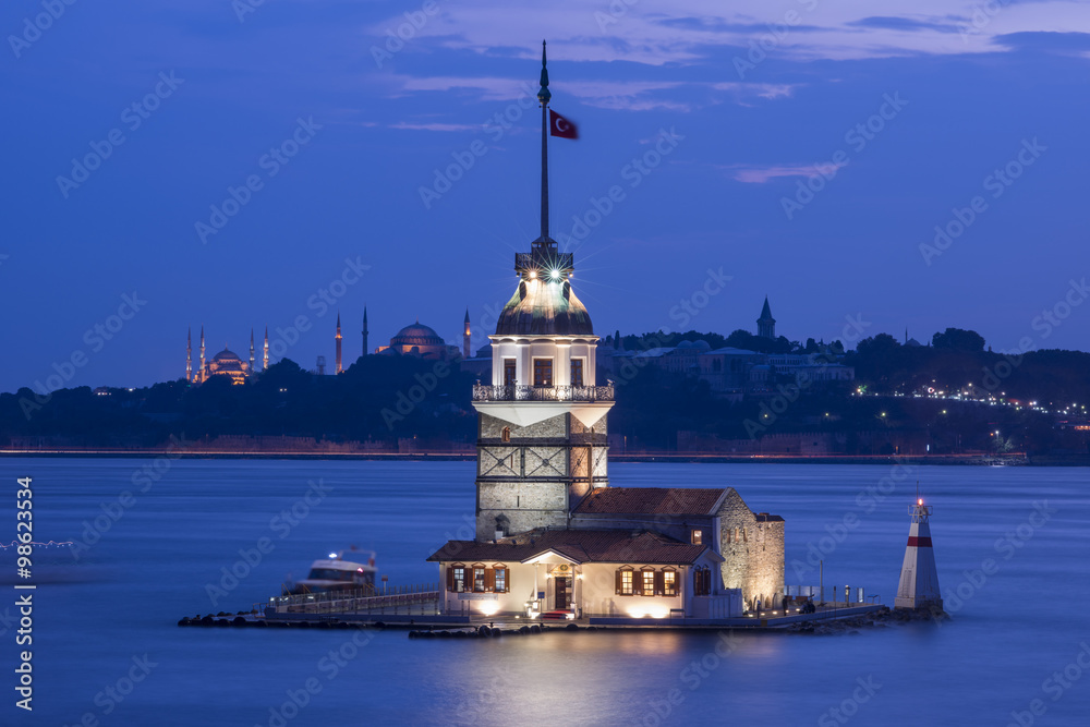 Fototapeta premium Maiden Tower or Kiz Kulesi Istanbul