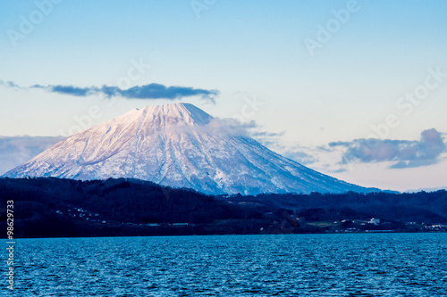 羊蹄山と洞爺湖