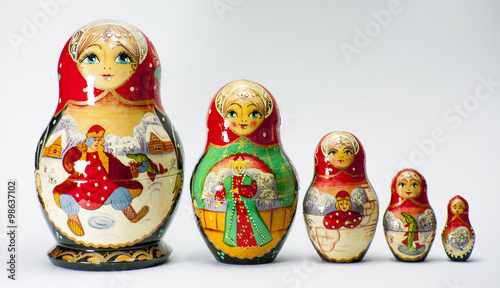 Matryoshka traditional set wooden figures nesting doll babooshka toys Russian souvenir