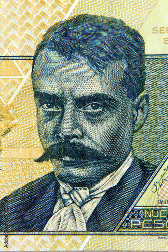 emiliano zapata engraving portrait on mexican banknote