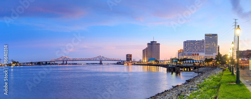 Photographie Downtown New Orleans, Louisiana and the Missisippi River