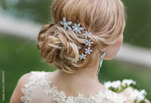 Print op canvas Bride hairstyle with decoration