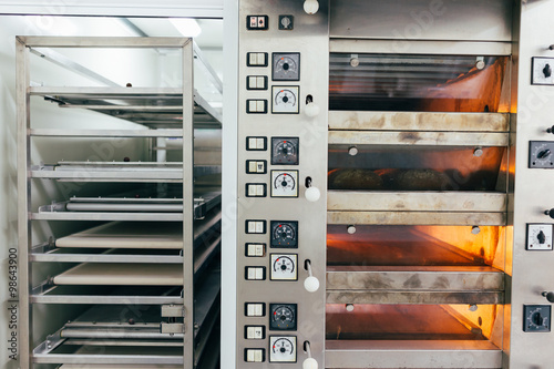 Bakery oven