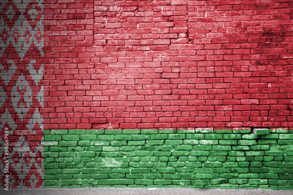 Ziegelsteinmauer mit Flagge Weißrussland Ziegelsteinmauer mit Flagge Weißrussland