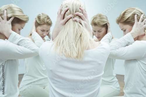 Foto Girl with mental problem