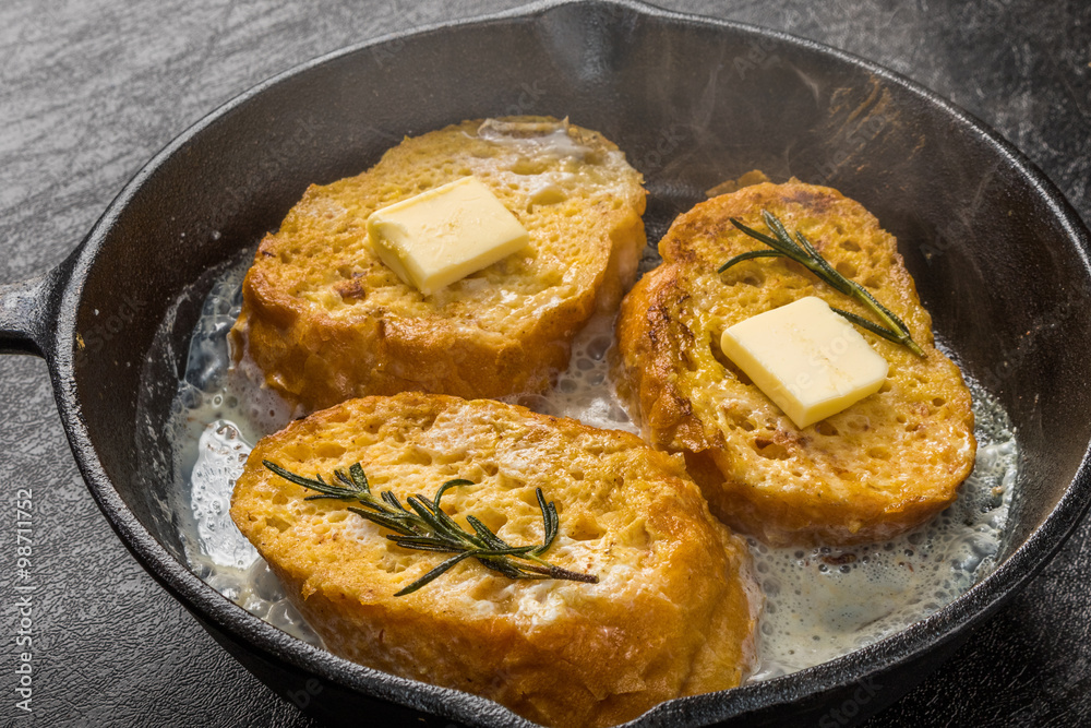 スキレットで作るフレンチトースト French toast Europeanness スキレットで作るフレンチトースト French toast Europeanness